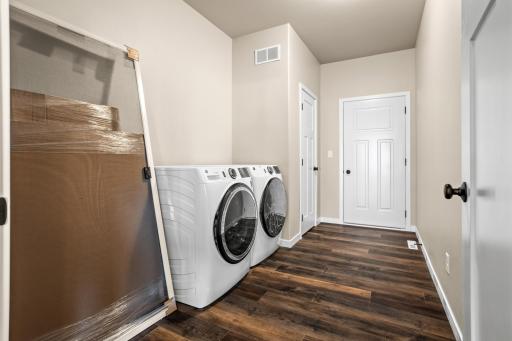203 Laverne Lane, Colfax, ND 58018