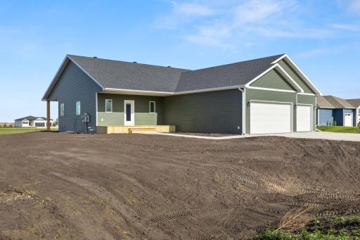 203 Laverne Lane, Colfax, ND 58018