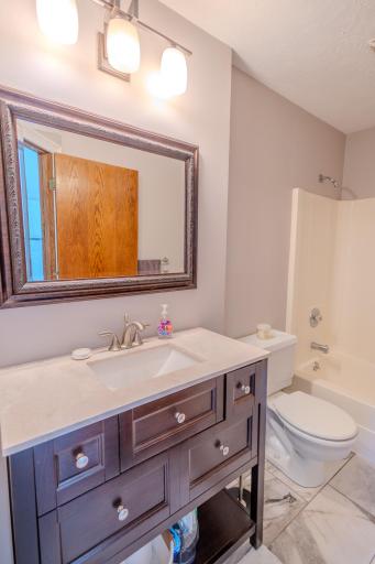 9142 Lanewood Lane N, Maple Grove, MN 55369