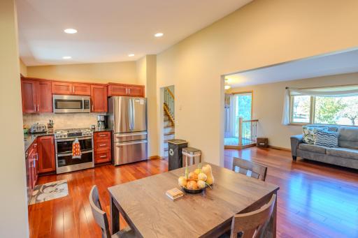 9142 Lanewood Lane N, Maple Grove, MN 55369