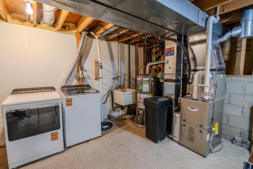 9142 Lanewood Lane N, Maple Grove, MN 55369