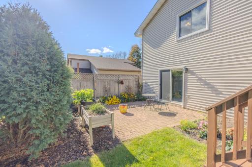 9142 Lanewood Lane N, Maple Grove, MN 55369