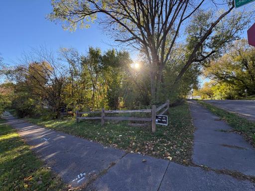 289 Queen Avenue N, Minneapolis, MN 55405