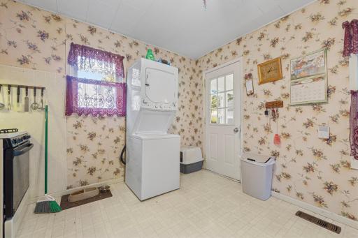 200 Park Avenue NE, Elysian, MN 56028