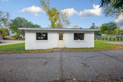 200 Park Avenue NE, Elysian, MN 56028