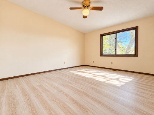 8223 Brunswick Circle N, Brooklyn Park, MN 55443