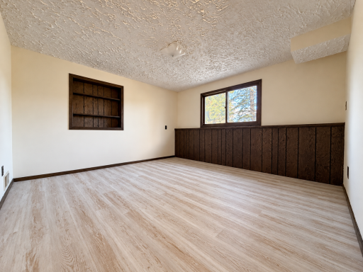 8223 Brunswick Circle N, Brooklyn Park, MN 55443