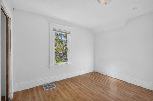 1571 7th Street E, Saint Paul, MN 55106
