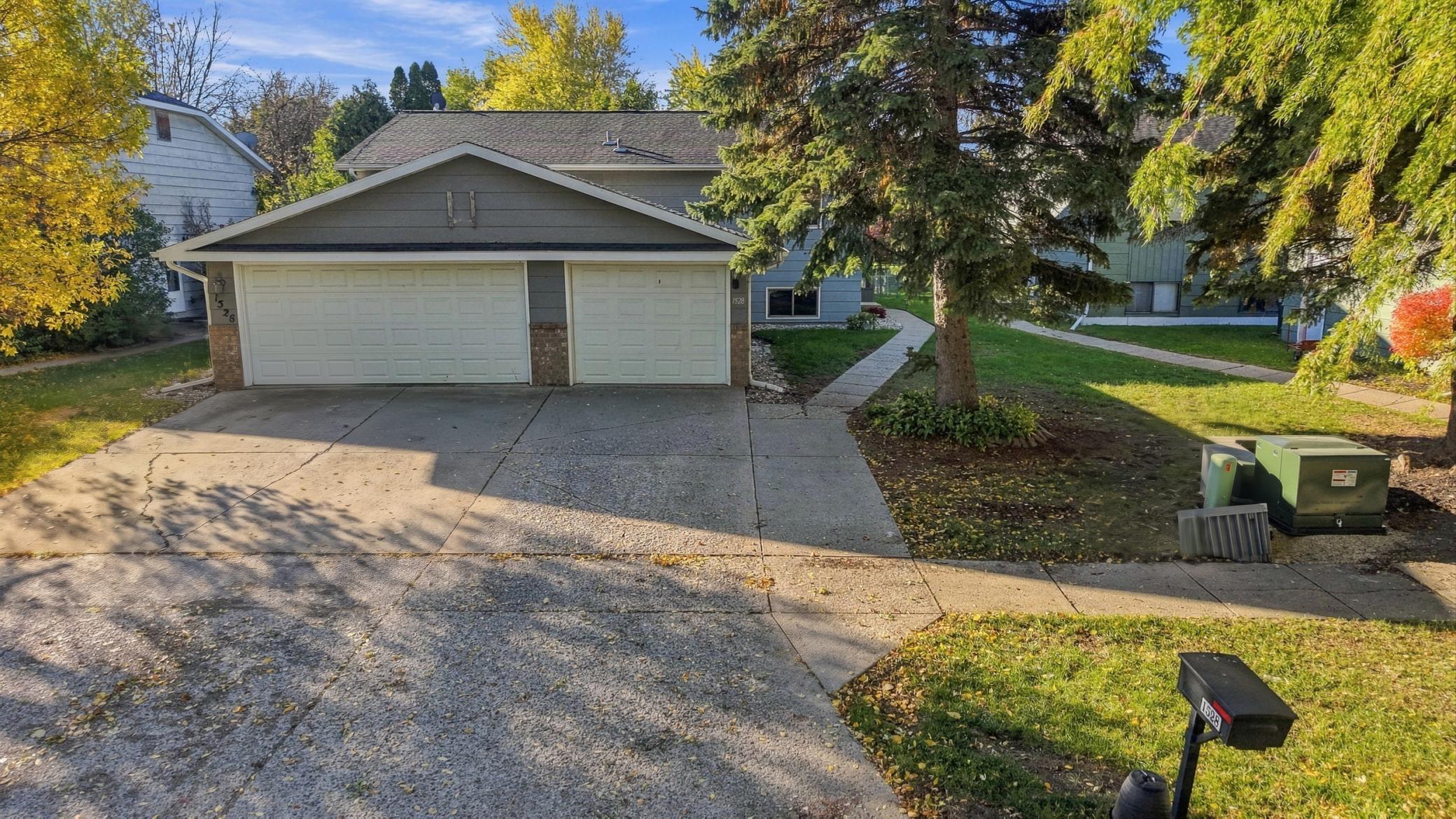 1528 34 1/2 Avenue S, Fargo, ND 58104