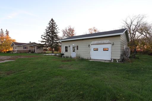 Detached garage
