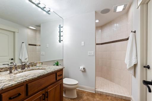 18600 Ridgewood Road, Minnetonka, MN 55391