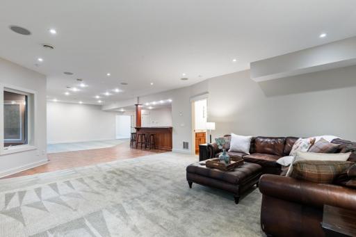 18600 Ridgewood Road, Minnetonka, MN 55391