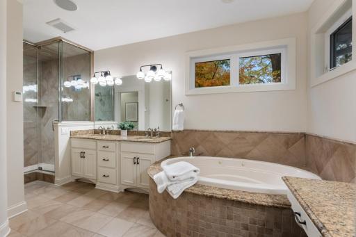 18600 Ridgewood Road, Minnetonka, MN 55391