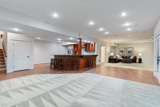 18600 Ridgewood Road, Minnetonka, MN 55391