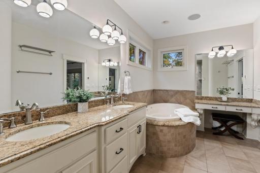 18600 Ridgewood Road, Minnetonka, MN 55391