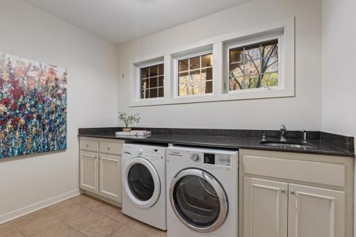 18600 Ridgewood Road, Minnetonka, MN 55391