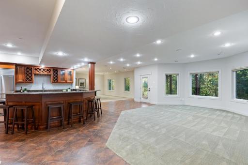 18600 Ridgewood Road, Minnetonka, MN 55391
