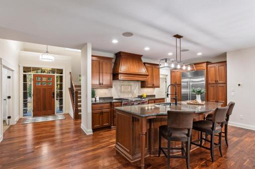 18600 Ridgewood Road, Minnetonka, MN 55391