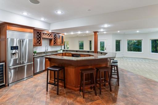 18600 Ridgewood Road, Minnetonka, MN 55391