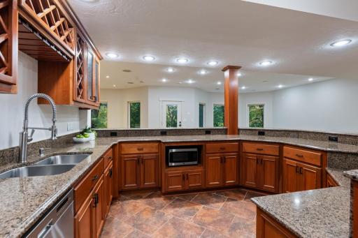 18600 Ridgewood Road, Minnetonka, MN 55391
