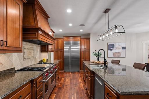 18600 Ridgewood Road, Minnetonka, MN 55391
