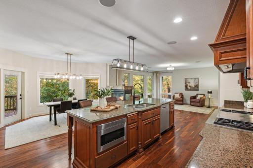 18600 Ridgewood Road, Minnetonka, MN 55391
