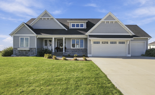 356 Trent Jones Drive, Oxbow, ND 58047