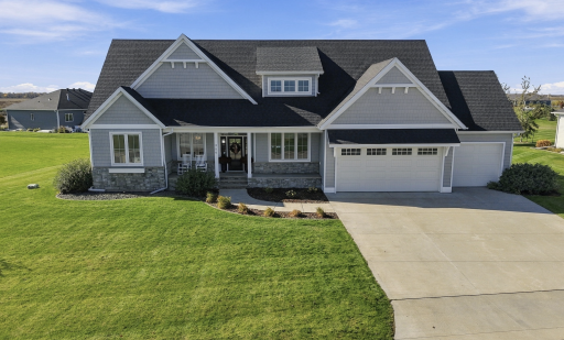356 Trent Jones Drive, Oxbow, ND 58047