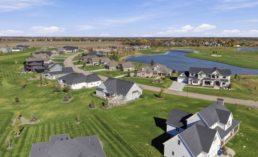 356 Trent Jones Drive, Oxbow, ND 58047