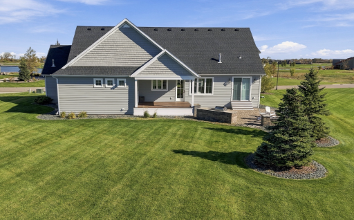 356 Trent Jones Drive, Oxbow, ND 58047
