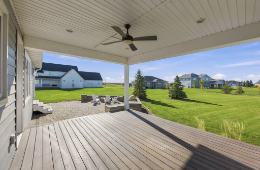 356 Trent Jones Drive, Oxbow, ND 58047
