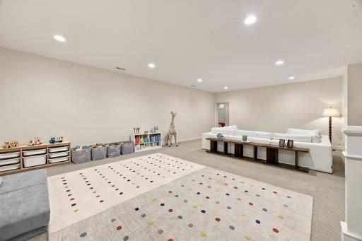356 Trent Jones Drive, Oxbow, ND 58047