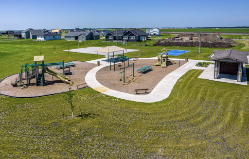 356 Trent Jones Drive, Oxbow, ND 58047
