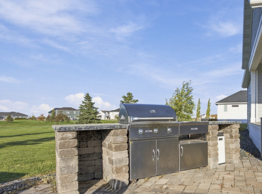 356 Trent Jones Drive, Oxbow, ND 58047