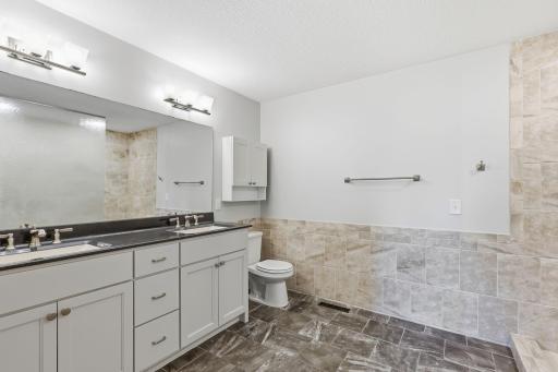 9915 Chestnut Avenue N, Brooklyn Park, MN 55443