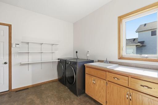 9915 Chestnut Avenue N, Brooklyn Park, MN 55443