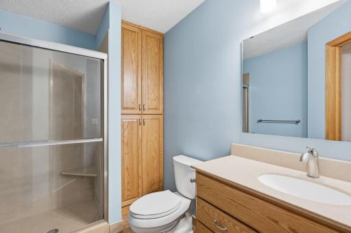 9915 Chestnut Avenue N, Brooklyn Park, MN 55443