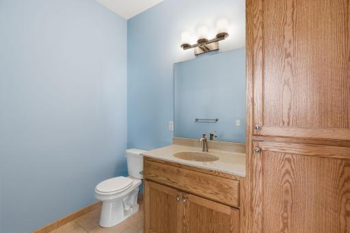 9915 Chestnut Avenue N, Brooklyn Park, MN 55443