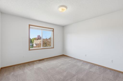9915 Chestnut Avenue N, Brooklyn Park, MN 55443