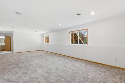 9915 Chestnut Avenue N, Brooklyn Park, MN 55443