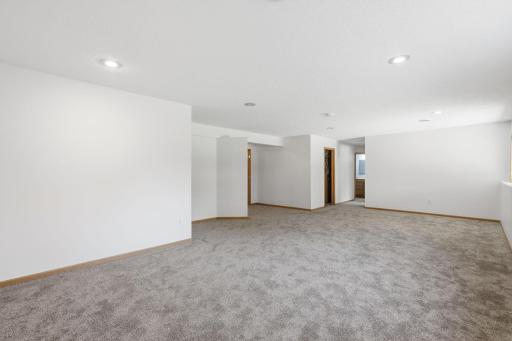 9915 Chestnut Avenue N, Brooklyn Park, MN 55443