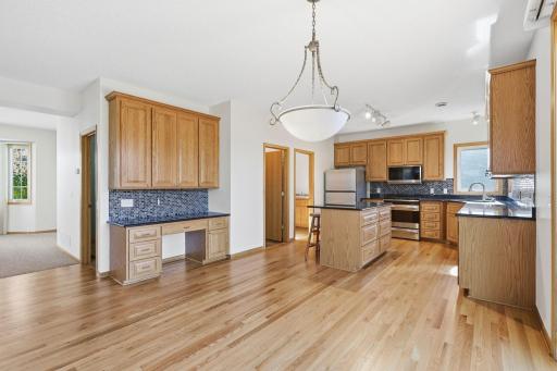 9915 Chestnut Avenue N, Brooklyn Park, MN 55443