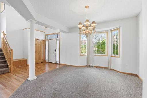 9915 Chestnut Avenue N, Brooklyn Park, MN 55443