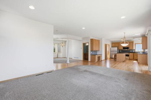 9915 Chestnut Avenue N, Brooklyn Park, MN 55443