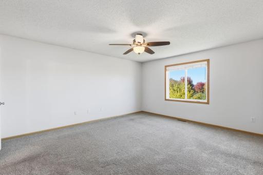 9915 Chestnut Avenue N, Brooklyn Park, MN 55443