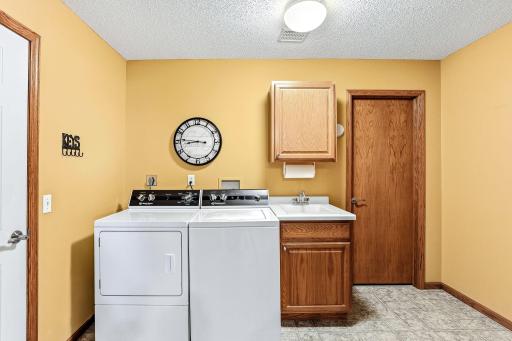 Utility tub and walk in closet for that extra storage