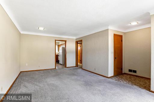 1530 Reaney Avenue, Saint Paul, MN 55106