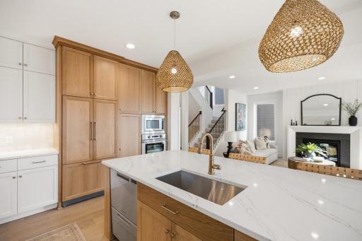 11184 Johnson Ridge, Eden Prairie, MN 55347