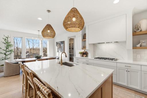 11184 Johnson Ridge, Eden Prairie, MN 55347