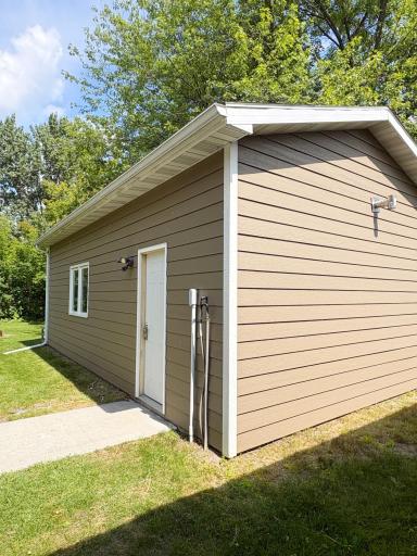 Detached Garage